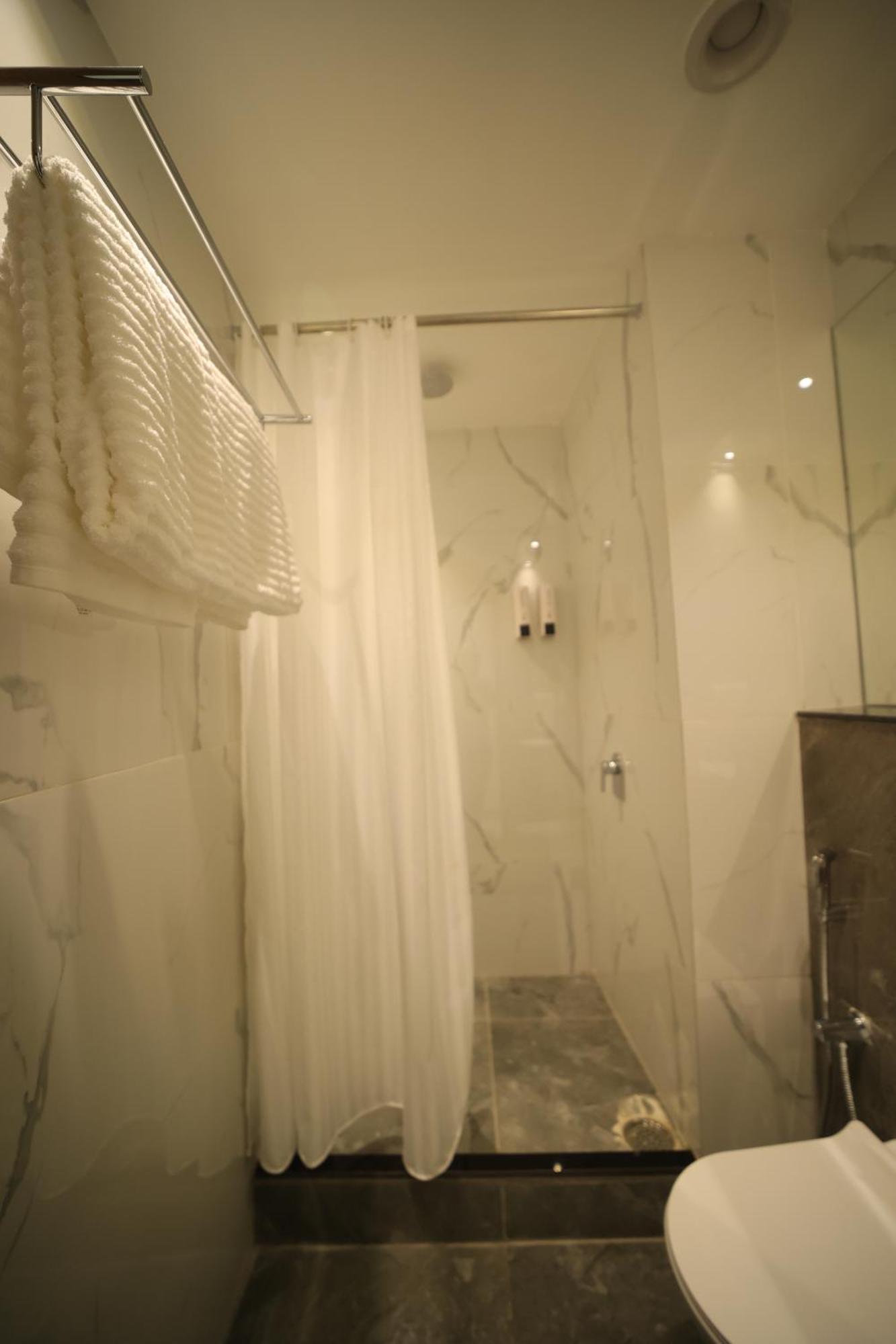 Hotel Marigold Бхубанешвара Номер фото